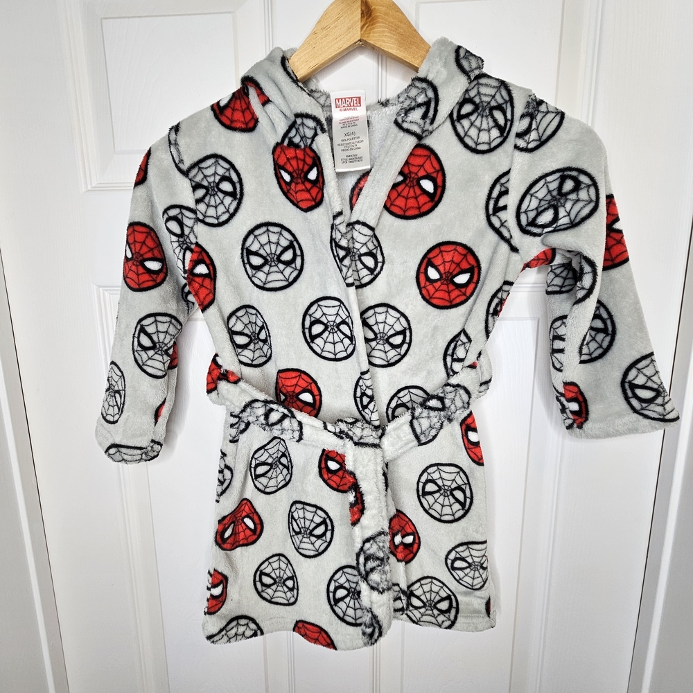 Spiderman Fleece Robe Marvel Cozy Bathrobe Gray Red Black Kids Boys Size 4 NWOT